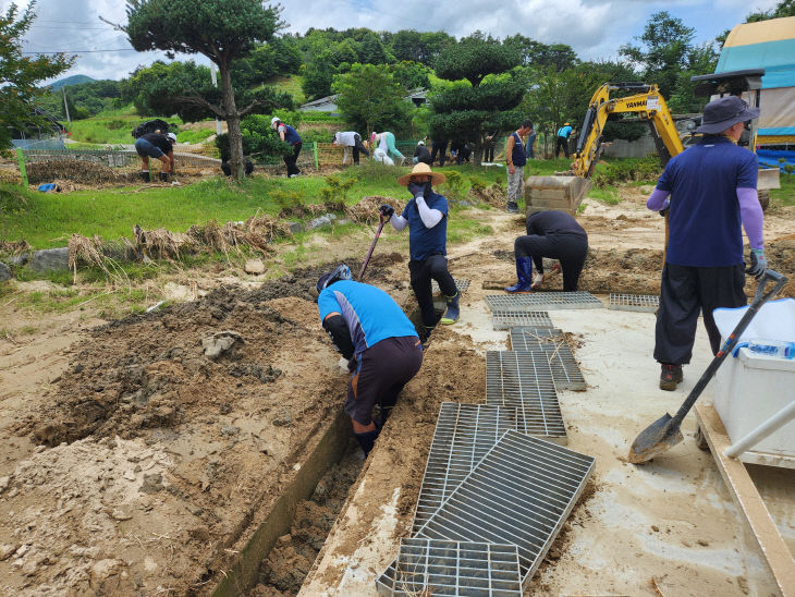 금산교육지원청, 집중호우 피해학교 긴급 복구작업 지원