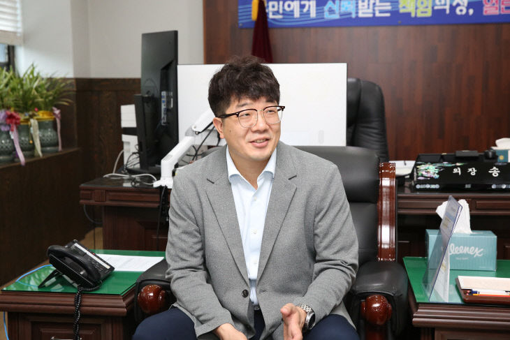 2024-07-23 보도자료 사진(서구의회 의장 취임 인터뷰) (2)