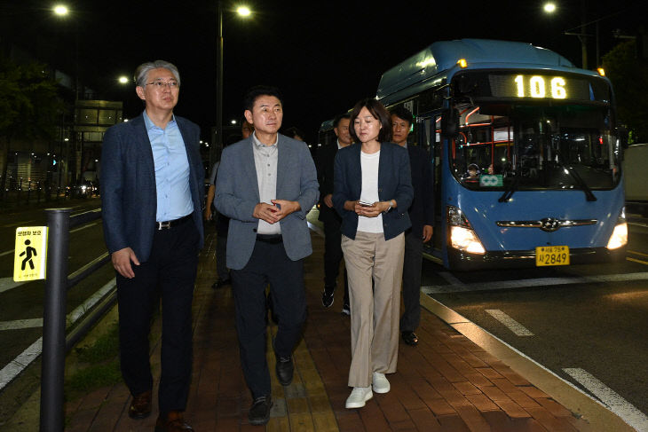 김동근 의정부시장, 폐선 앞둔 106번 버스 현장점검