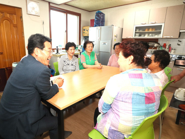 권익현 부안군수, 폭염 대비 경로당 현장 행정 추진