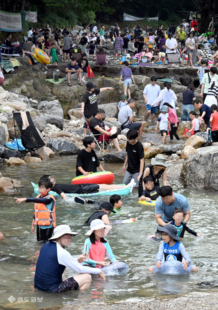 20240804-계곡 인파2