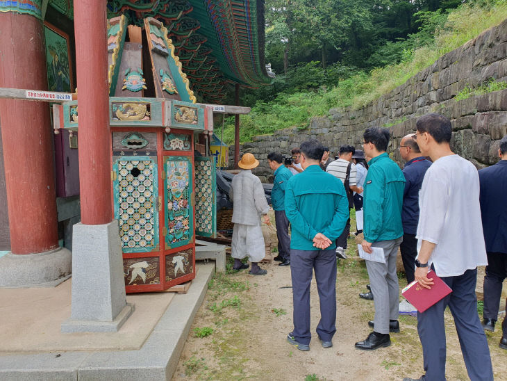 최응천 국가유산청장 관촉사 피해상황 점검 (5)