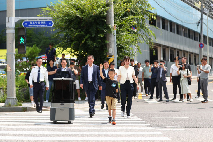 의왕시, 실외이동로봇 ‘국내 최초’ 신호체계 시연회