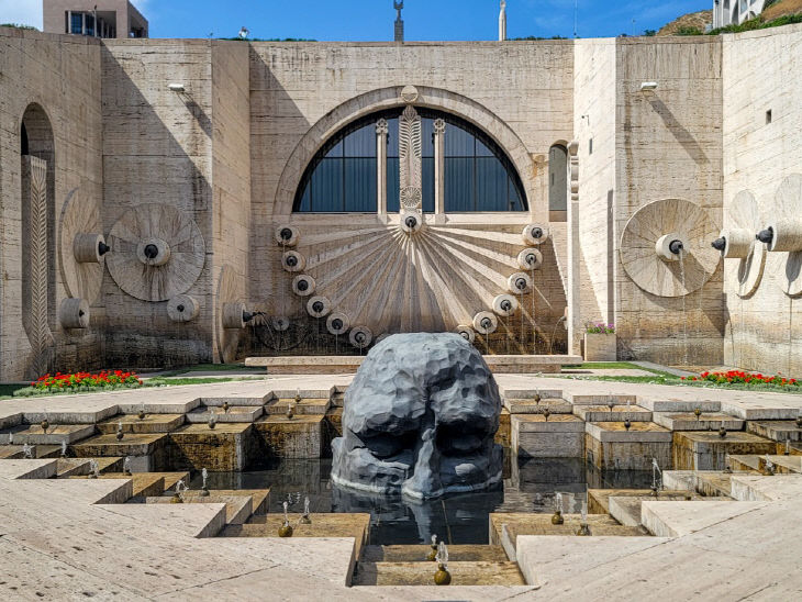 David_Breuer_Weil_The_Visitor_2010_Cascade_Yerevan (1)