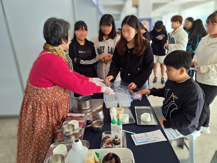 신관초등학교_진로체험박람회 참가 사진