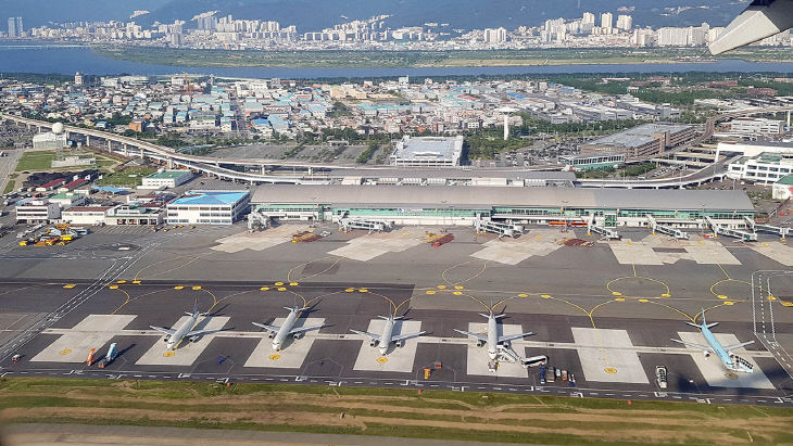 김해공항 전경