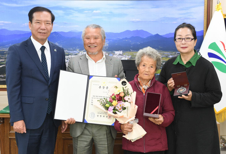 거창군 고 신주성 참전용사 무공훈장증 전수