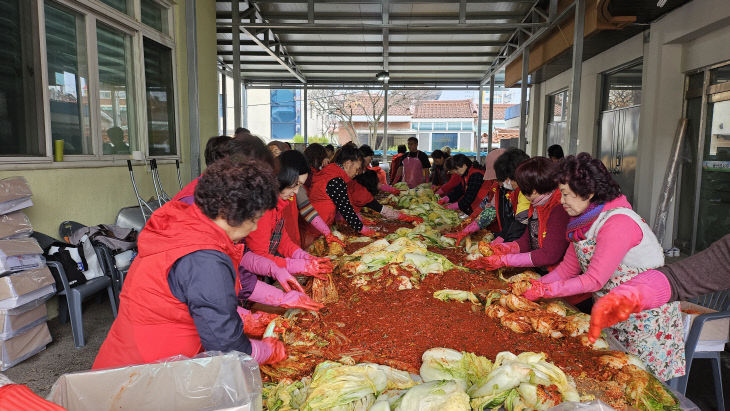 금산군여성자원봉사협의회, 사랑의 김장나누기