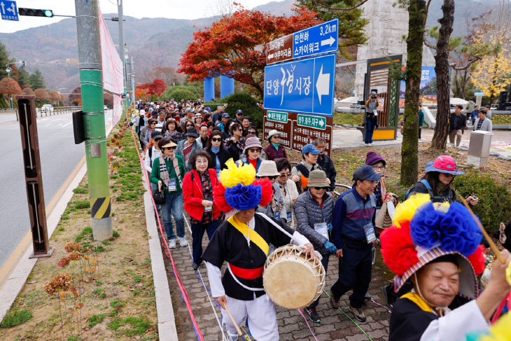 보도 1) 단양강잔도 걷기 행사 (3)