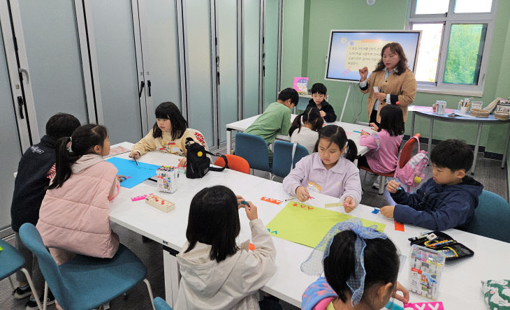 [보도사진]사고도구어 기반 독서토론교실 운영 실시