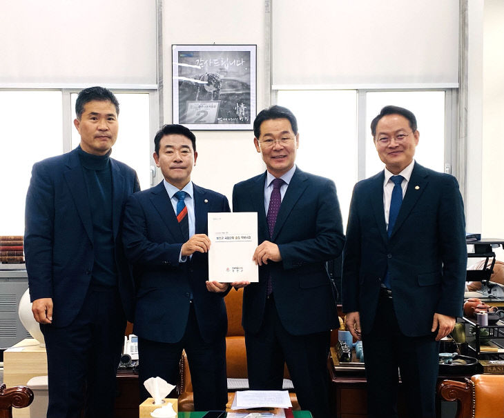 박정 예결위원장, 허영 예결위 간사(왼쪽부터)