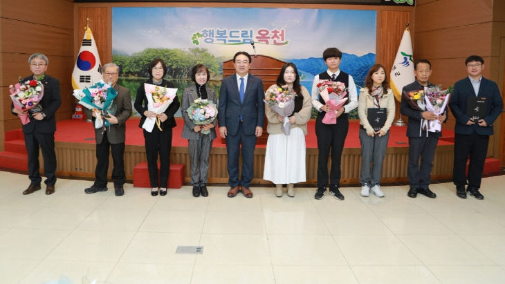 사진2) 수상작 시상식 모습