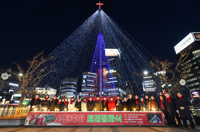 의정부시의회, 성탄트리 점등식 참석으로 따뜻한 연말 분위기