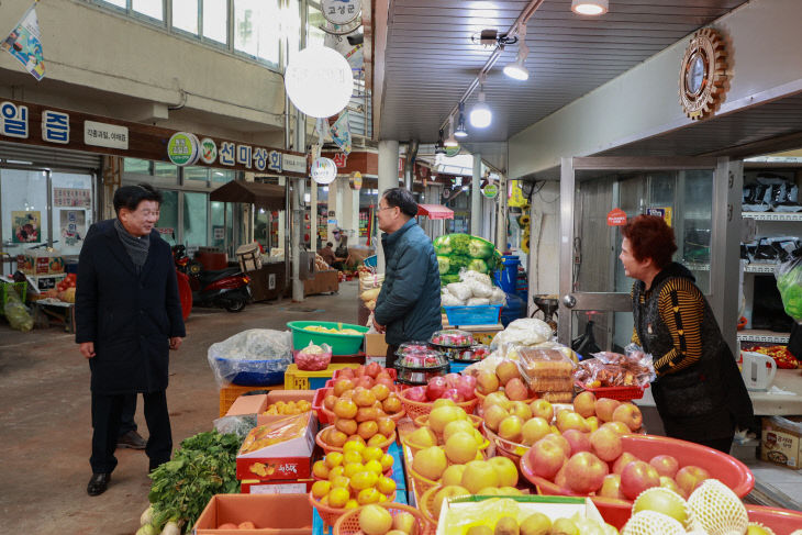 고성군수, 전통시장 찾아