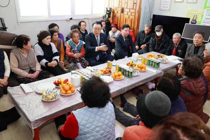 1-3. 구복규 화순군수, 경로당 순회 새해 인사