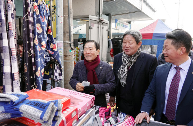 창녕군수 설맞이 전통시장 방문2