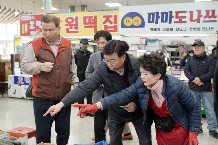 신상진 성남시장, 설 맞이 전통시장 방문하여 상인 격려 (2)