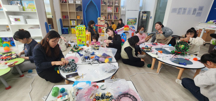 기사사진5-크리스마스 리스 만들기