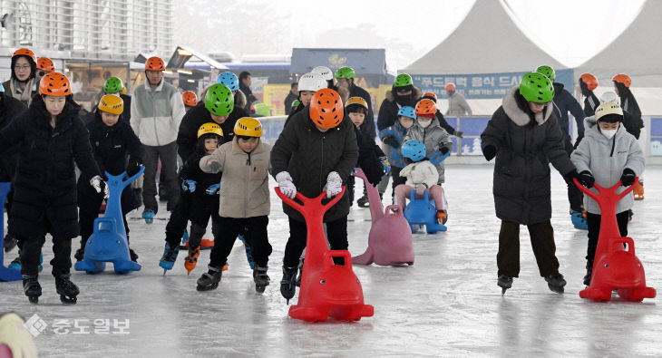 20250202-야외스케이트장 인파