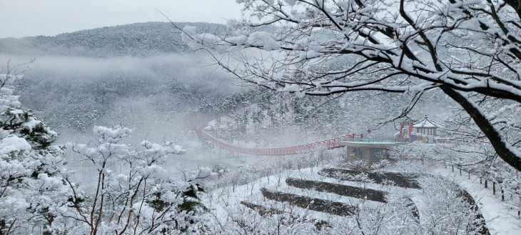 산청 동의보감촌 무릉교 설경