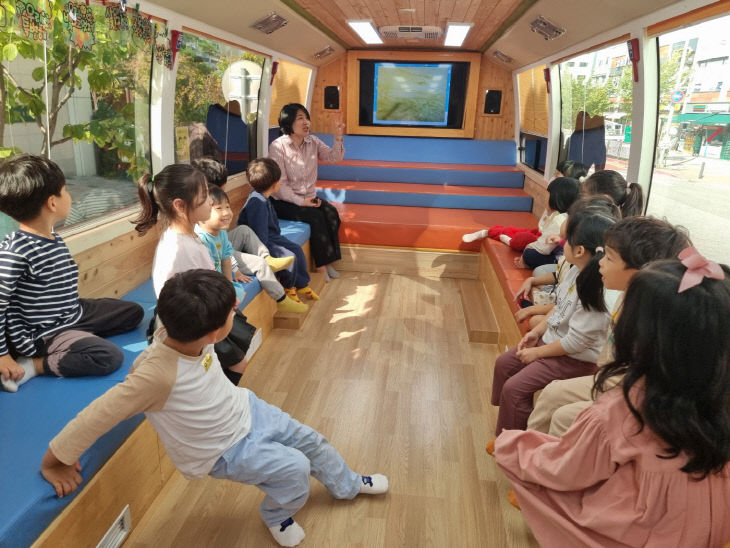 교육도서관, 다양한 학교도서관