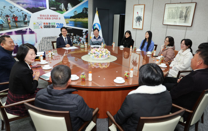 진암장학재단 장학생 장학증서 수여식(1) (1)