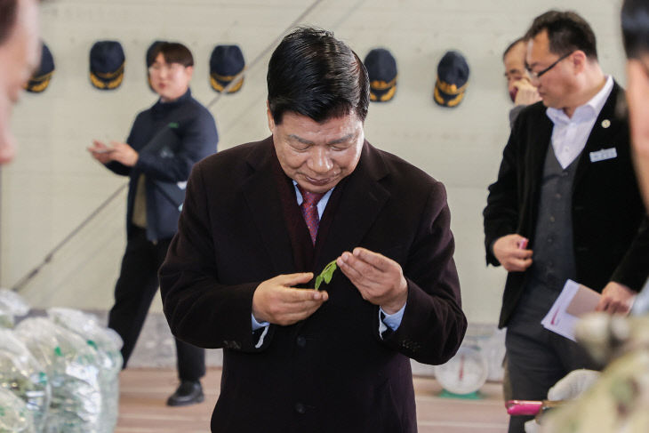 봄 내음 가득 안고 찾아온 취나물