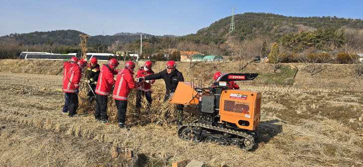 1. 봄철 찾아가는 영농부산물 파쇄단 작업 사진