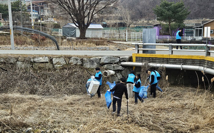 K-water 충주수도지사, 세계 물의 날 맞아 하천 정화활동 펼쳐