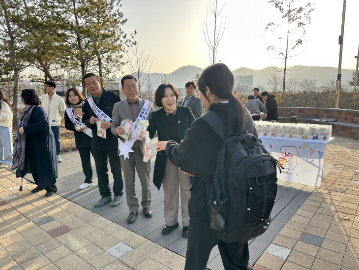 농협음성군지부, 백설기데이 나눔 행사3