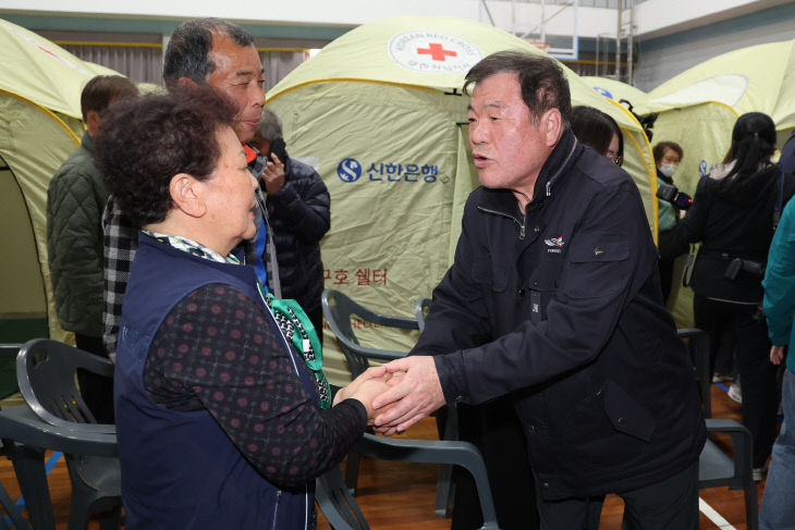 이승화 산청군수 산불 현장 사진 (1)