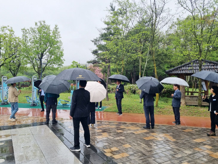 함양군 주민 의견 반영 위한 어린이공원 현장 방문 (1)