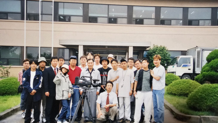 재연드라마 제작시 출연자, 스텝들과 함께 (1)