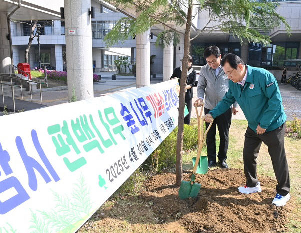 (사진2)하남시, 도심 속 녹색쉼터 ‘편백나무길’ 조성