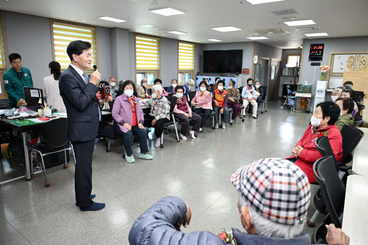 안병구 밀양시장, 어버이날 맞아 경로당 방문