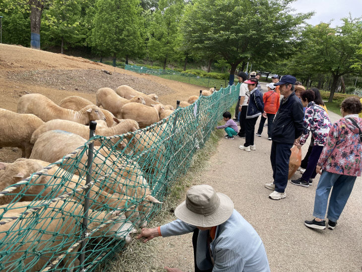 센터, 치매환자와 봄 나들이 운영