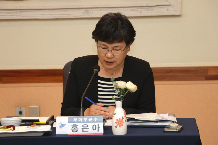 1.홍은아 부여부군수 (1)