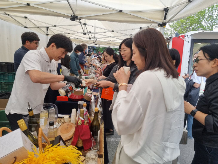 농부시장 마르쉐와 함께하는 농촌융복합상품 홍보행사 참여