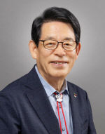 2. 원장님 사진(사선)