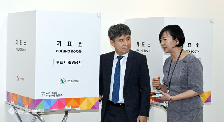 20250528-선관위원장 투표소 점검