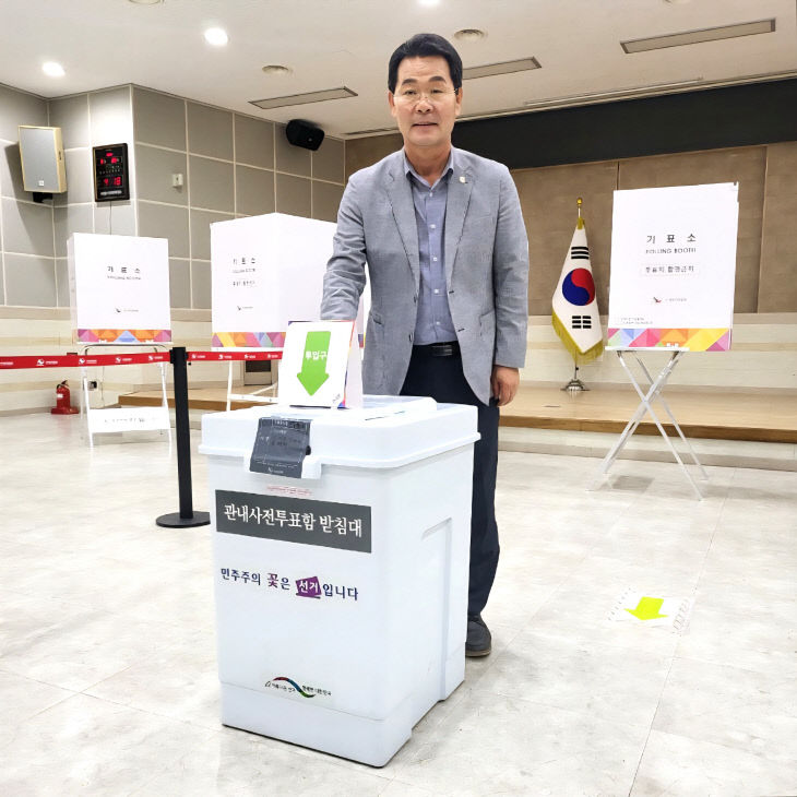 권익현 부안군수, 제21대 대통령 선거 사전투표 참여 (3)