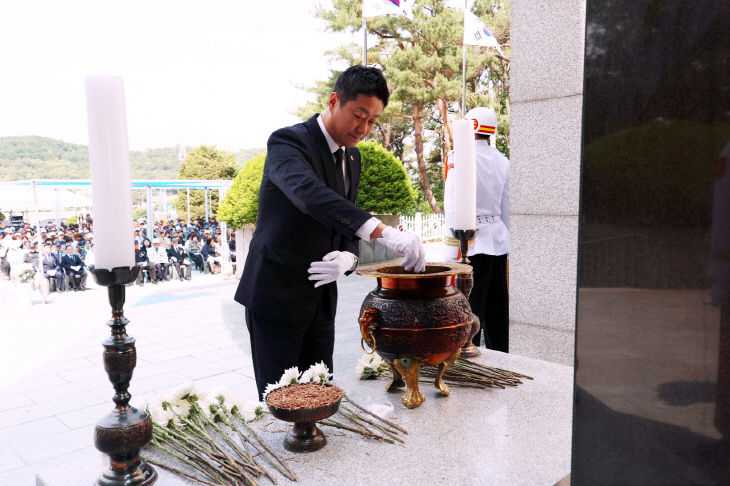 경기도의회 김진경 의장. 제70회 현충일 추념식 참석