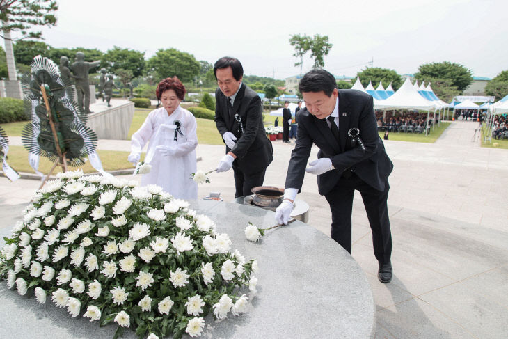 사본 -(사진1)제70회 현충일 추념식1