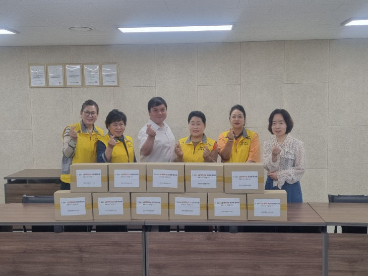 8. 행복나눔손과발봉사회, 독거 어르신 위한 밀키트 지원 봉사