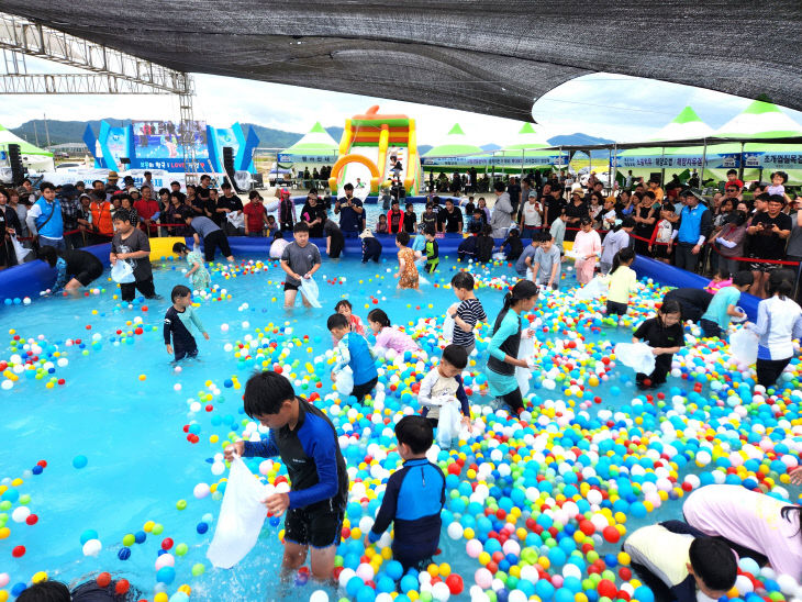 고창갯벌축제 자료사진(장어잡기)