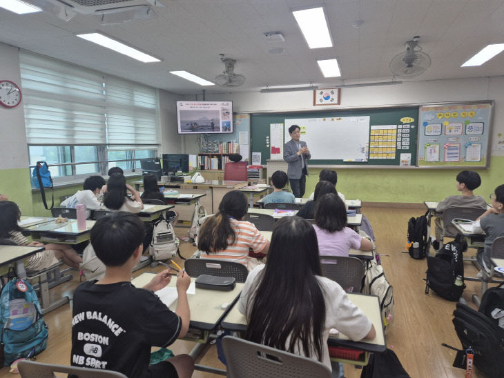 1.독도특강을 하고 있는 길종성회장