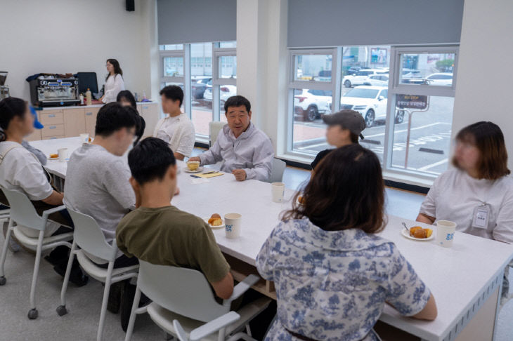 이재영군수와 학교밖청소년들 만남 1