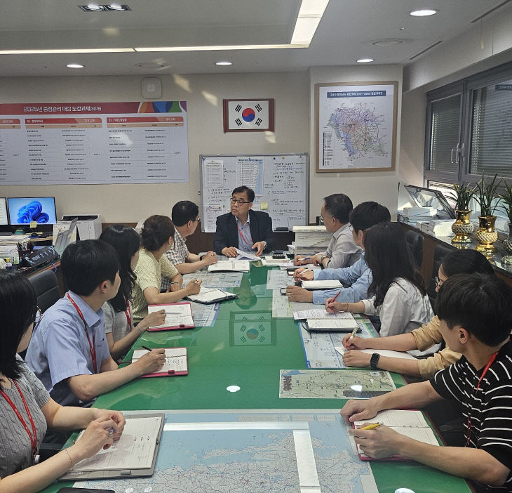 비상지역경제_상황실_회의_사진(강성기_도_기획조정실장_주재)