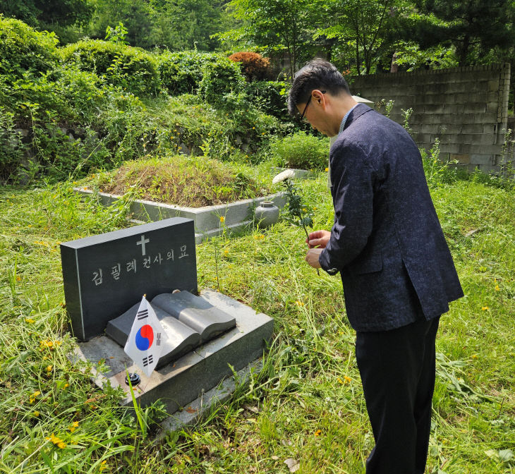 보도자료 참배 사진1