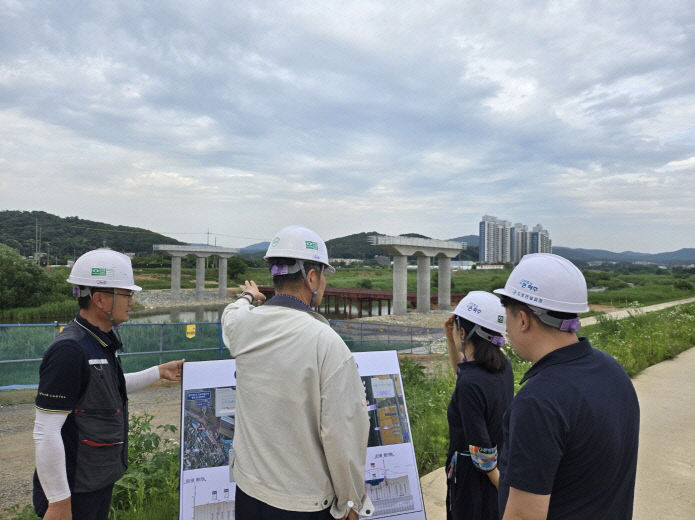 3. 파주시 장마철 대비 도로건설현장 일제점검 (2)
